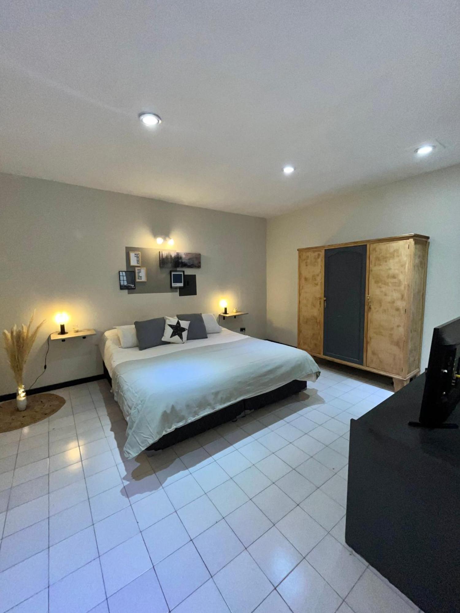 Departamento Espana A 3 Cuadras Plaza Independencia 门多萨 外观 照片