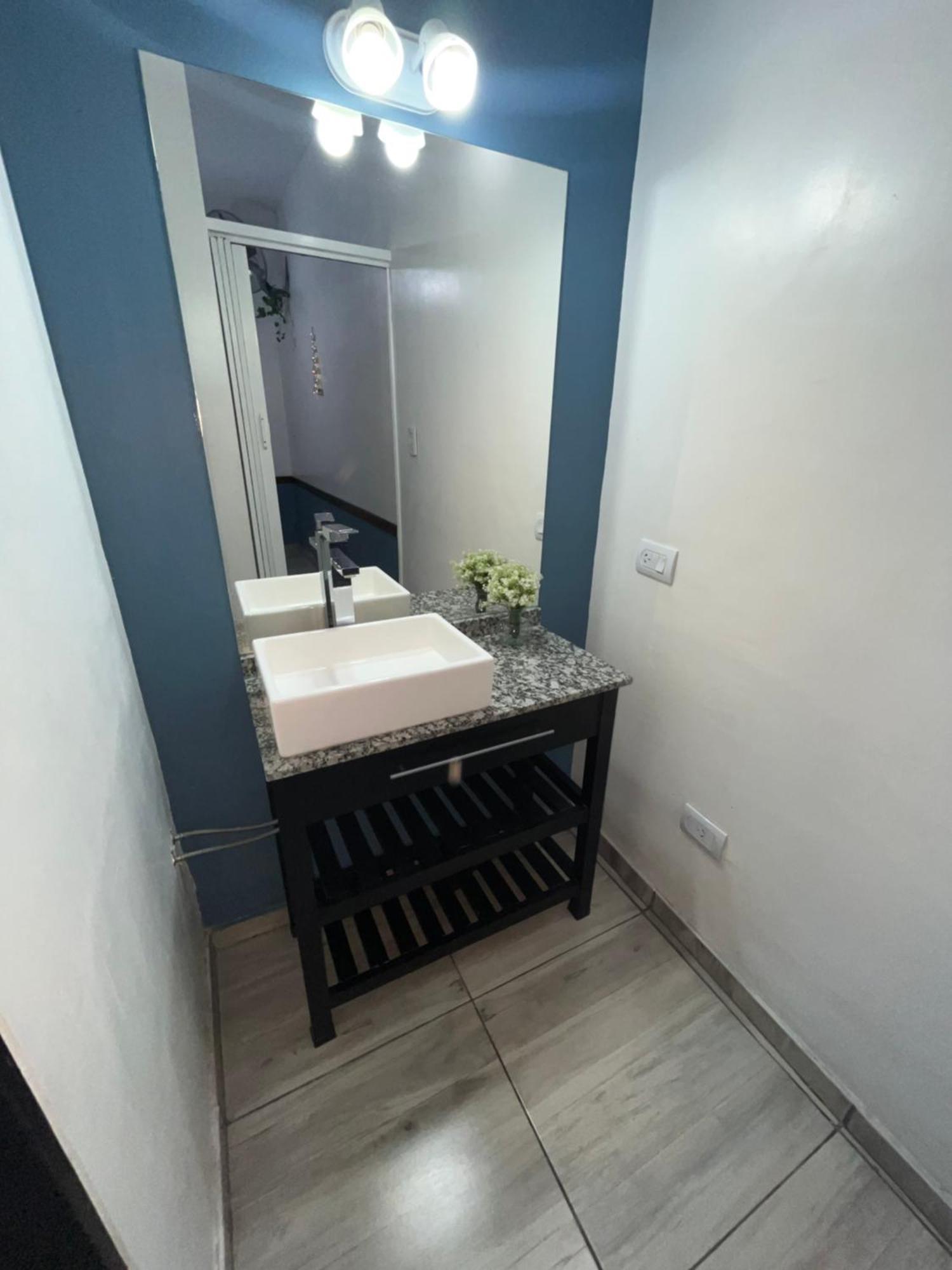 Departamento Espana A 3 Cuadras Plaza Independencia 门多萨 外观 照片
